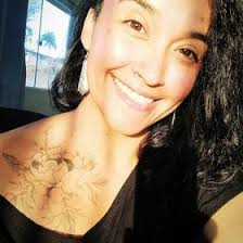 Danielle Gonzalez (daniellesandgon)