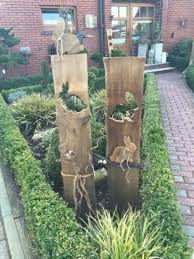 Was meinen sie über die idee, die pflanzenbehälter im garten aufzuhängen? Holz Deko Garten Selber Machen Erstaunlich Deko Im Garten Haus Dekoration Shop Holz Haus Dekoration Dekoration Prom In 2020 Easter Diy Spring Decor Easter Crafts