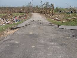 In all, 141 people died, along with 670 injuries, and $3.4 billion (2018 usd). Tornado Talk On Twitter The Hackleburg Phil Campbell Al Ef5 Tornado Apr 27 2011 One Of Four Ef5s That Hit During The 2011superoutbreak A 132 Mile Continuous Track Was Determined By The