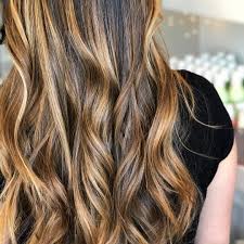 A sandy blonde hair highlight leaves plenty of room for creativity! 50 Best And Flattering Brown Hair With Blonde Highlights For 2020
