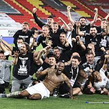 29.11.2021 · beşiktaş haberleri ⚽ beşiktaş haberleri sayfasında son dakika gelişmelerini transferleri ve tüm beşiktaş haberlerini bulabilirsinz. Besiktas Istanbul Nach Herzschlagfinale Turkischer Meister Vor Galatasaray Und Fenerbahce Eurosport
