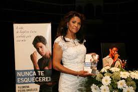 Angélico vieira nasceu para ser uma estrela. Filomena Vieira Angelico Lanca Livro Dedicado Ao Filho Holofote