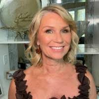 Kristi Rhinehart's Instagram, Twitter & Facebook