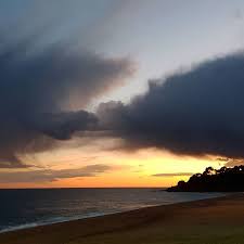 Coucher De Soleil Pour Terminer La Semaine Puestadesol Sunset Coucherdesoleil Catalunyaexperience Catalogne Espagne Paysage Sunset Celestial Outdoor