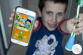 Playbrush Review, Cleaner Teeth & a Giveaway