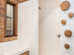 Mixing water and distilled white (or cleaning) vinegar in equal amounts produces an effective cleaning agent. How To Clean Bathroom Tile Grout Until It Sparkles Realestate Com Au