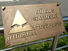Korešpondoval si počas svojho života so slávnymi osobnosťami kultúrneho života, širokou rodinou aj s deťmi svojich známych. Julius Satinsky Wikipedia