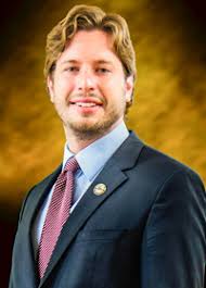 EL RRUN RRUN: SAENZ, DE COSS, AGREE DE LEON CAN'T WORK IN CITY COURT;  MEANWHILE, CARLOS ELIZONDO GETS ADMIN LEAVE WITH PAY