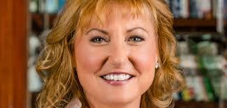 Sandy Franks's Instagram, Twitter & Facebook