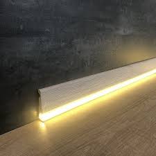 Led Licht Sockelleisten Der Megatrend Led Beleuchtung Wohnzimmer Led Leisten Led Licht