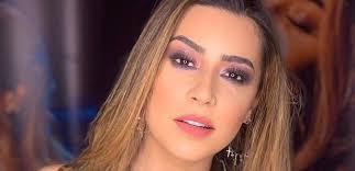 Lauana Prado curte tarde com amigos no Colosso Fortaleza