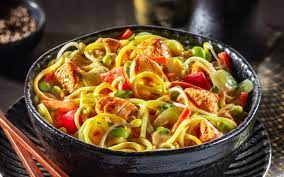 thai nudelpfanne 11205 versandkostenfrei bestellen bofrost de in 2021 nudelpfanne einfache gerichte asiatische rezepte