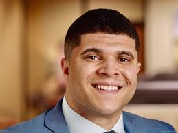 Wells Fargo names new Seattle-area middle market leader