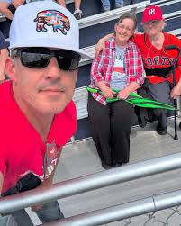 Arnold Maxwell's Instagram, Twitter & Facebook