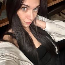 I got an early birthday gift from one of my dearest friends and I CANNOT  BELIEVE how good these sound. 😳 @sansound3 are the best earbuds I've ever  tried, everything sounds incredible,