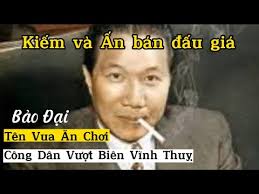 Công dân Vĩnh Thuỵ ( Bảo Đại ) tại sao lại mang kiếm và ấn đi sang Pháp