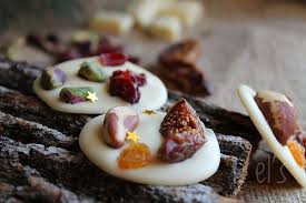 Mendiants Au Chocolat Blanc Cranberry Pistache Co Battle Food 14 Aime Mange Mendiant Chocolat Chocolat Blanc Alimentation