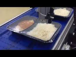 مصنع الوجبات الجاهزة المجمدة لتغذية الحشود Youtube In 2020 Food Griddle Pan Pan