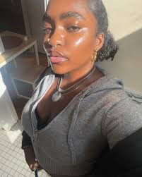 A sliver of sun just for me 🪄☀️✨