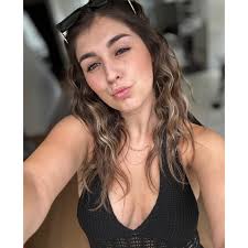 Is anybody doing Xmas wreaths or grave pots for Xmas plz