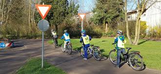 Oder sie drucken sich den pass gleich hier aus. Grundschule Bliesen Fahrradpass