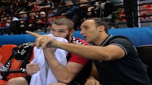 قال الإسبانى روبرتو باروندو جارسيا المدير الفنى لمنتخب مصر لكرة اليد، إنه سعيد جدا وفخور بأداء اللاعبين و مستواهم حتى الأن فى البطولة بعد الفوز العريض على بيلاروسيا. Ø¨ÙˆØ§Ø¨Ø© Ø§Ù„ÙØ¬Ø± ØªØ¹Ø±Ù Ø¹Ù„Ù‰ Ø±ÙˆØ¨Ø±ØªÙˆ Ø¬Ø§Ø±Ø³ÙŠØ§ Ø¨Ø§Ø±ÙˆÙ†Ø¯Ùˆ Ù…Ø¯Ø±Ø¨ Ù…Ù†ØªØ®Ø¨ Ù…ØµØ± Ù„ÙƒØ±Ø© Ø§Ù„ÙŠØ¯ Ø§Ù„Ø¬Ø¯ÙŠØ¯