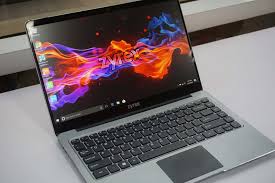Memiliki laptop tipis dan modis tentu menjadi keinginan banyak orang. 12 Merk Notebook Terbaik Di Bawah 3 Jutaan