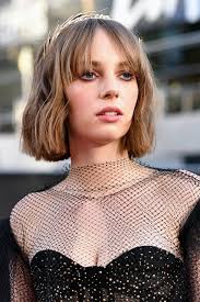 She is the daughter of actors ethan hawke and uma thurman. Maya Hawke At The 2019 American Music Awards Short Hair Styles American Music Awards Pretty People