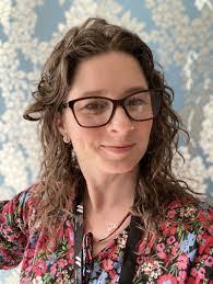 Karen Cragg's Instagram, Twitter & Facebook