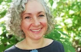 Sarah Parry's Instagram, Twitter & Facebook