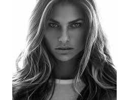 Dayane Mello Projects :: Photos, videos, logos, illustrations and branding  :: Behance