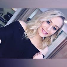 Selena ash (@omfglenabitch)