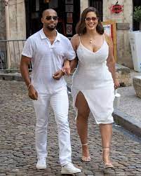 Ashley shared the big news on she and justin's ninth wedding anniversary, posting a sweet caption celebrating their love: Ashley Graham Announces Pregnancy With Husband Justin Ervin Gma