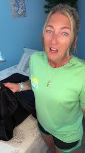 Debbie Schluter's Instagram, Twitter & Facebook