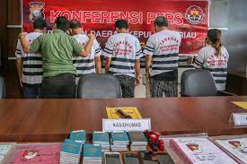 Apakah gaji perangkat desa tahun 2021 ada kenaikan? Polisi Umumkan 6 Tersangka Baru Kasus Kematian Abk Indonesia Di Kapal Cina Beritabenar