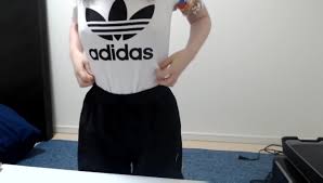 動画あり】女YouTuberさん、コスプレ配信で乳首ポチ＋ケツ丸出しの放送事故ｗｗｗ – オカズランド