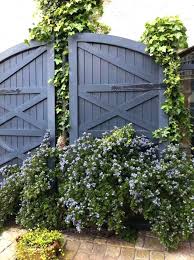 Fence Paint Colours Garden Trellis Plastic Garden Fencing Garden Bench Garden Path Small Best Garden Fence Paint Ideas On Ga Jardines Verjas Puertas De Entrada