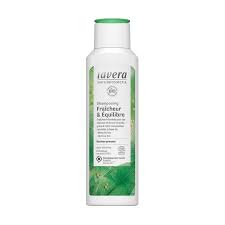 Revitalise et tonifie les cheveux avec un excès de sébum grâce à une formule riche en citron et sauge. Shampooing Bio Cheveux Gras Fraicheur Equilibre Lavera