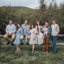 Portrait Pricing Large Family Portraits Fall Family Pictures Large Family Photos