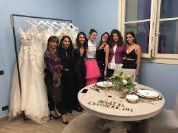 Noleggio e confezione abiti da sera, 18 anni, sposa; Abito Da Sposa A Noleggio Come Funziona Panorama Sposi