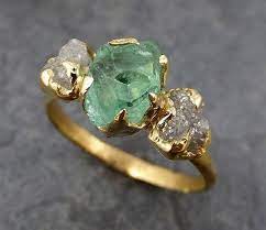 Three Raw Stone Diamond Emerald Engagement Ring 18k Gold Wedding Ring Uncut Birthstone Stacki 18k Gold Wedding Rings Rough Diamond Ring Emerald Engagement Ring