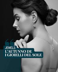 editorial Tell Me a Story @cosmo_petrone (www.cosmopetrone.it) Collezione  Impero. Chocker in lega di bronzo placcato oro 18 kt, smalti policromi e  perle naturali. *** #editorial Tell Me a Story Cosmo Petrone  (www.cosmopetrone.it)