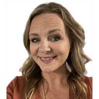 Julie Lightfoot's Instagram, Twitter & Facebook