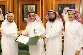 تعتبر جامعة الملك عبدالعزيز أفضل جامعة في السعودية وحاصلة على المركز الأول عريباً بين الجامعات العربية وكما حصلت الجامعة على تصنيف عالمي 143 حسب qs ويعتمد تصنيف qs على مجموعة من العوامل وهي السمعة. Ø¬Ø§Ù…Ø¹Ø© Ø§Ù„Ù…Ù„Ùƒ Ø¹Ø¨Ø¯Ø§Ù„Ø¹Ø²ÙŠØ² ÙˆÙƒÙŠÙ„ Ø§Ù„Ø¬Ø§Ù…Ø¹Ø© Ù„Ù„Ø¯Ø±Ø§Ø³Ø§Øª Ø§Ù„Ø¹Ù„ÙŠØ§ ÙˆØ§Ù„Ø¨Ø­Ø« Ø§Ù„Ø¹Ù„Ù…ÙŠ ÙŠØ³Ù„ Ù… Ø®Ø±ÙŠØ¬ÙŠ Ø§Ù„Ø¯Ø±Ø§Ø³Ø§Øª Ø§Ù„Ø¹Ù„ÙŠØ§ Ø§Ù„Ø¥ØµØ¯Ø§Ø± Ø§Ù„Ø¬Ø¯ÙŠØ¯ Ù„ÙˆØ«Ø§Ø¦Ù‚ Ø§Ù„ØªØ®Ø±Ø¬ Ø¨Ù†Ø³Ø®ØªÙ‡Ø§ Ø§Ù„Ø­Ø¯ÙŠØ«Ø©