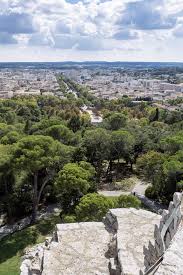 Nimes Balade Dans Une Ville Romaine Jardins De La Fontaine Vacances En France Empire Romain