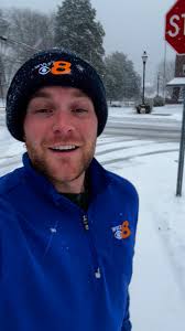 Loudon is getting some snow now! I’d say the to about an inch at this  point, but that’s just a rough guess.