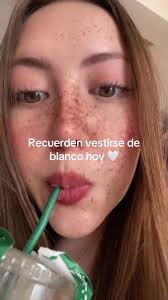 Outfits de Primavera: Vistete de Blanco para Celebrar