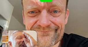 Anmeldelse af 'Casper ringer til Frank': Jeg troede egentlig ikke, vi havde  brug for flere podcasts med kendte, der dyrker deres venskab