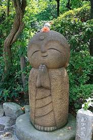 devanagari nagomi jizo statue in hasedera temple in kamakura art buddha statue de jardin idees de sculpture