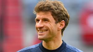In der regel hat uwe müller dann 70 stunden arbeit investiert. Fc Bayern Vor Psg Spiel Krisenkommunikation Mit Thomas Muller